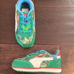 NWOT Puma Kids Future Rider INF x Cocomelon Green Dino Sneakers!